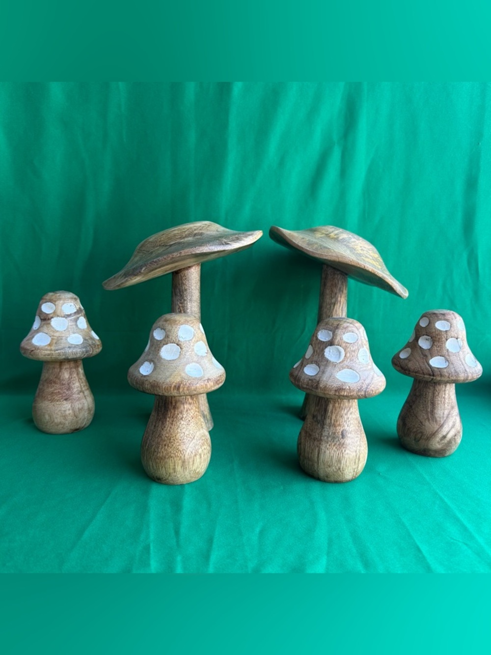 Wooden Mushroom Decor - 6 Pieces